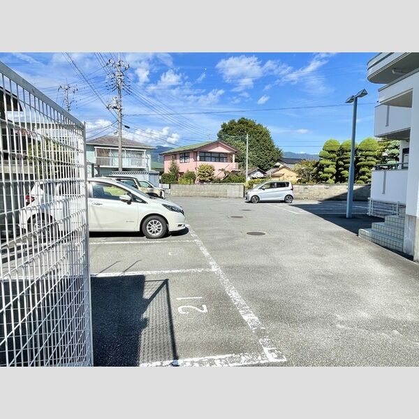 駐車場 (駐車場)