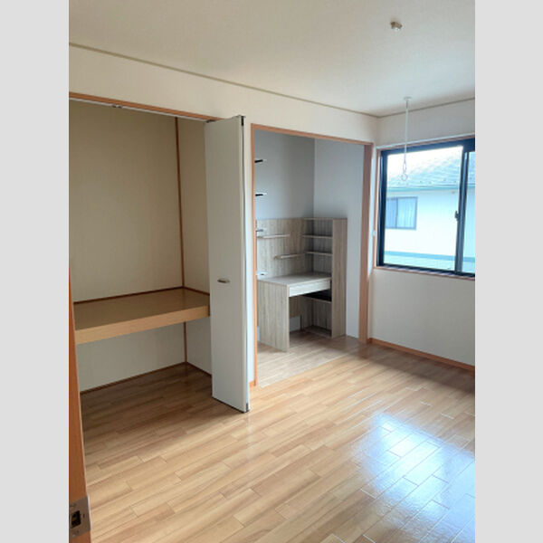 その他 (南側洋室)