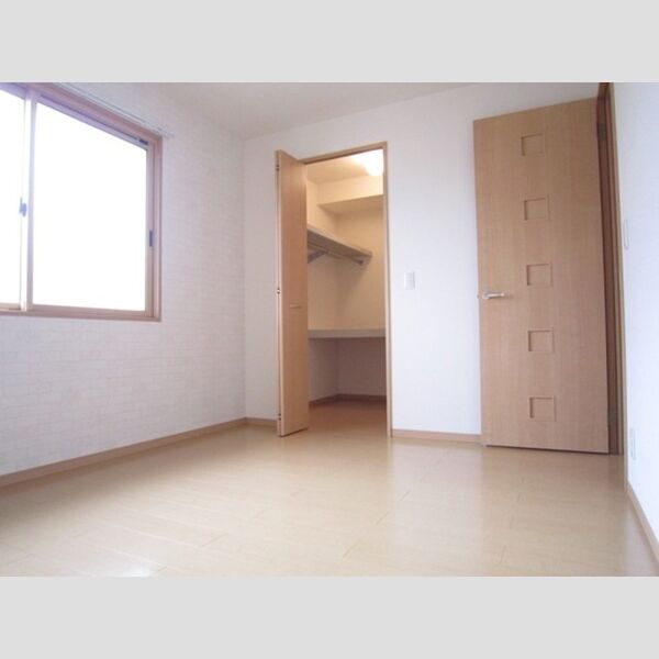 収納 (北側洋室)