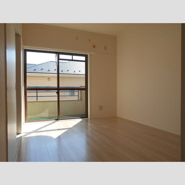 ハウス レコード 大量 3箱分 レジデンス今村 B 203｜ダイワハウスの賃貸【賃貸住宅 D-ROOM】