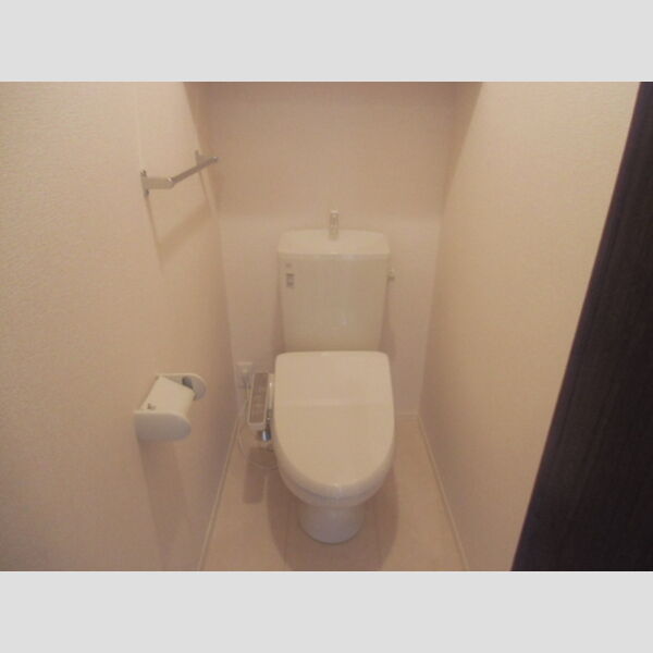 トイレ (トイレ)