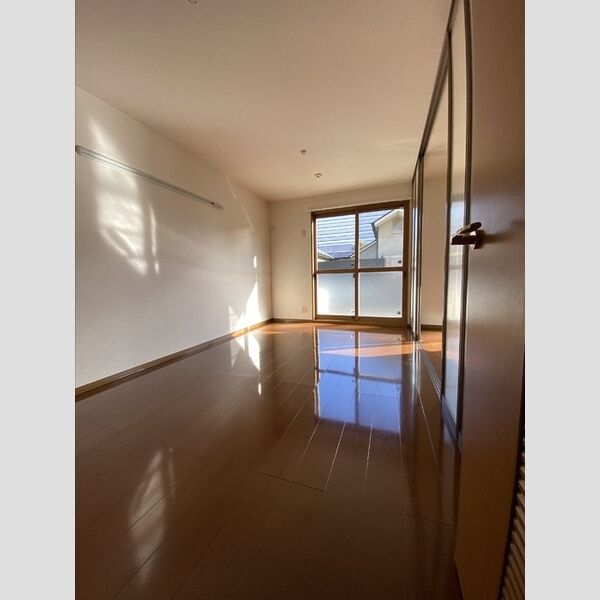 その他 (南側洋室)