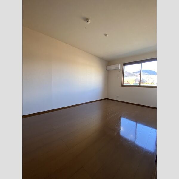 その他 (北側洋室)