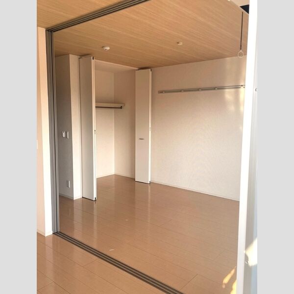 その他 (南側洋室)