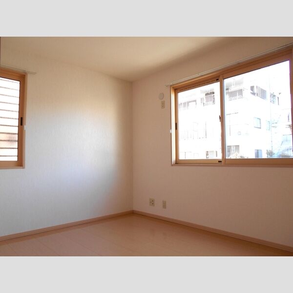 その他 (南側洋室)