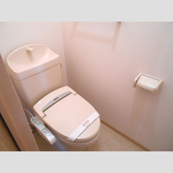 トイレ (トイレ)