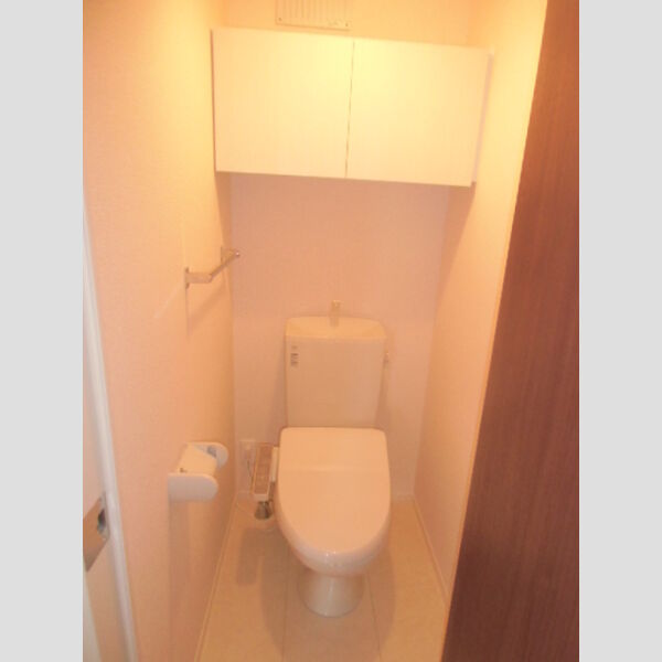 トイレ (トイレ)