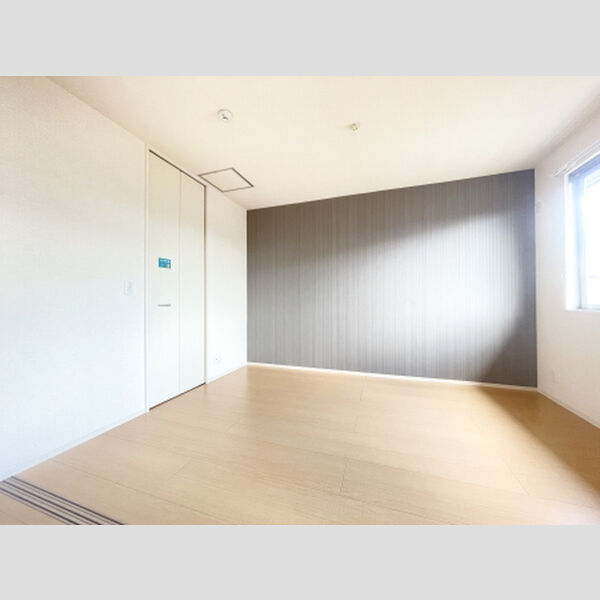その他 (南側洋室)
