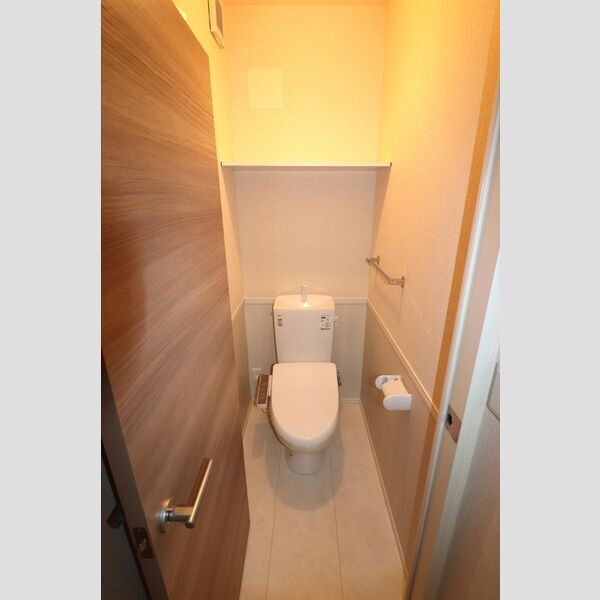 トイレ (温水洗浄暖房便座)