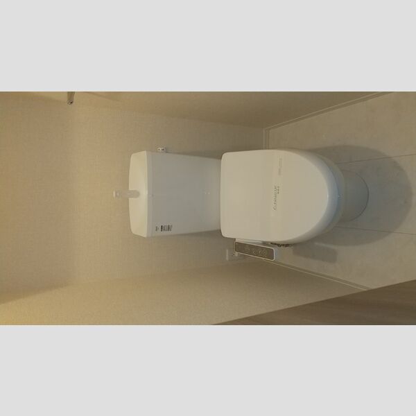 トイレ (トイレ)