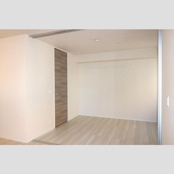 その他 (洋室6.08帖)