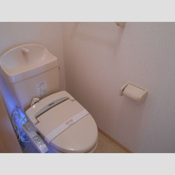 トイレ (トイレ)