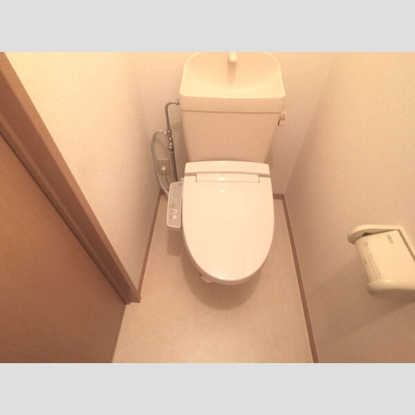 トイレ (トイレ)