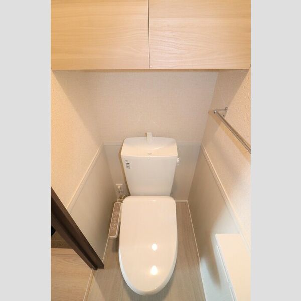 トイレ (温水洗浄暖房便座)