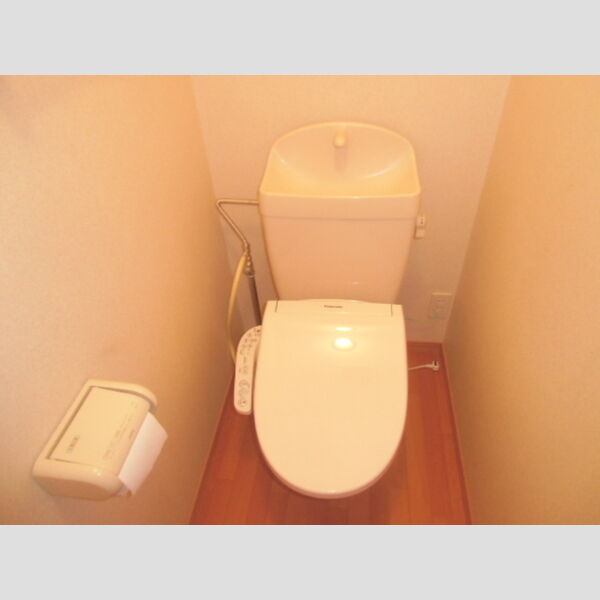 トイレ (トイレ)