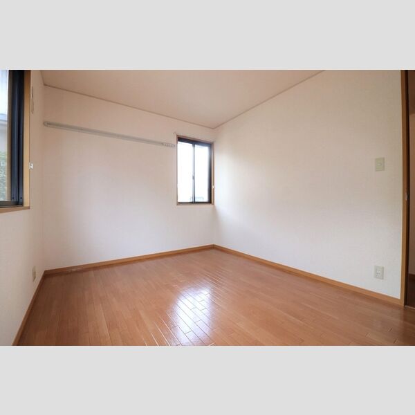 その他 (北側洋室)