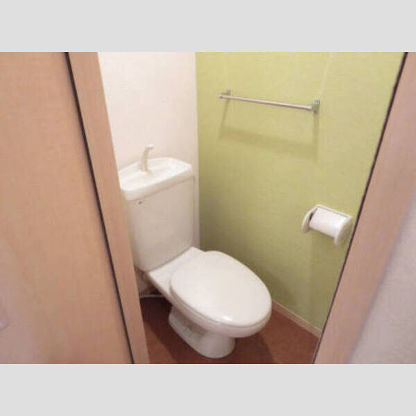 トイレ (トイレ)