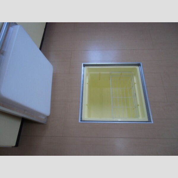 その他設備 (床下収納)