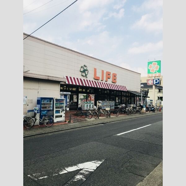 現地周辺 (LIFE 高津新作店)