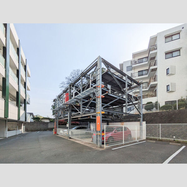 駐車場 (駐車場)