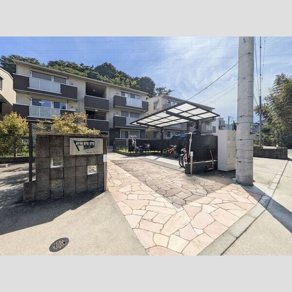 エントランス (エントランス)