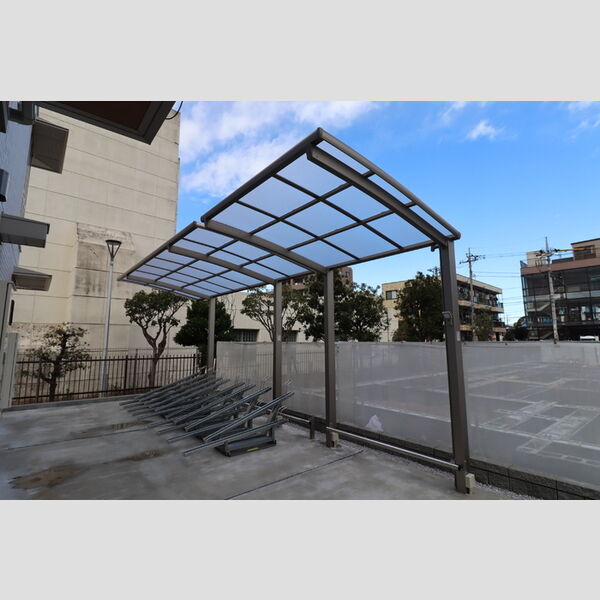 現地周辺 (駐輪場)