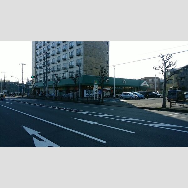 現地周辺 (マルエツ子母口店)