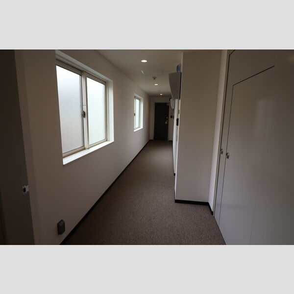 現地周辺 (共用廊下)