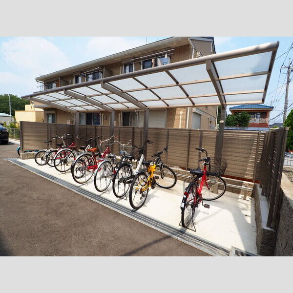 現地周辺 (駐輪場)