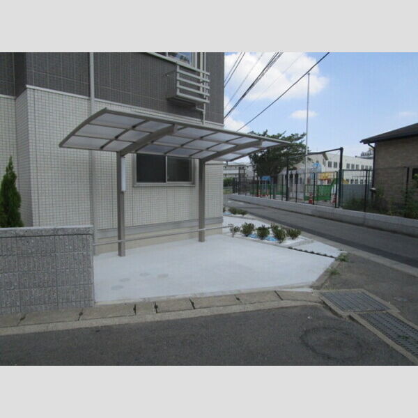現地周辺 (駐輪場)