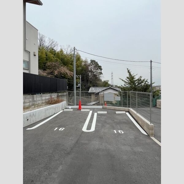 駐車場 (駐車場)