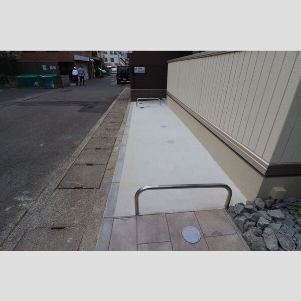 現地周辺 (駐輪スペース)