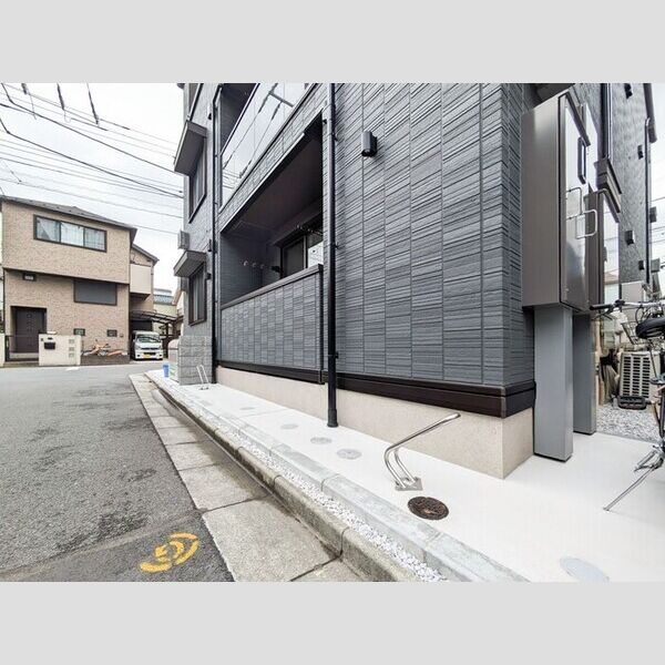 現地周辺 (駐輪場)