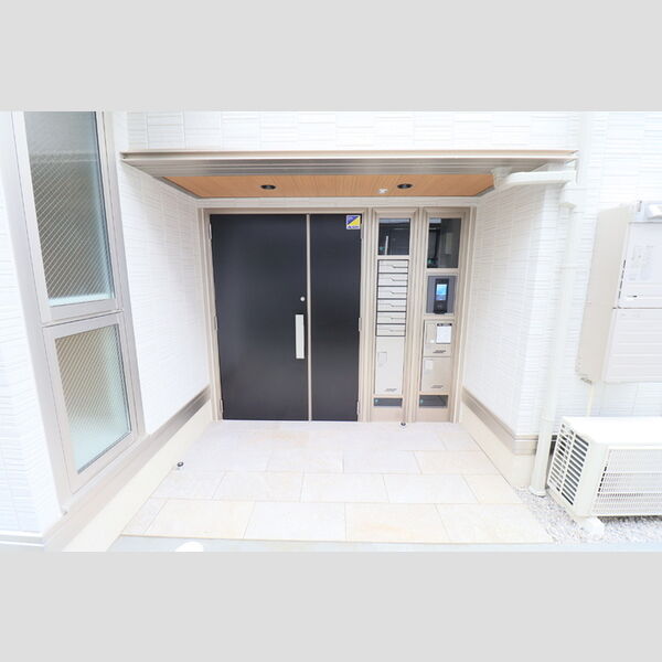 エントランス (エントランス)