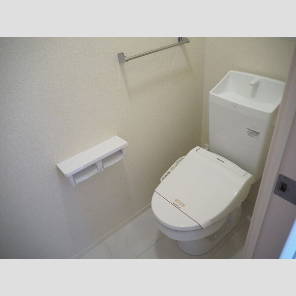 トイレ (温水洗浄暖房便座)