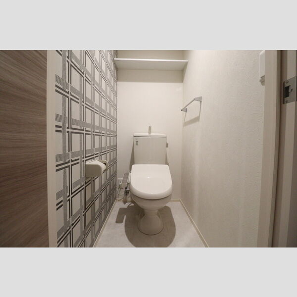 トイレ (温水洗浄暖房便座)