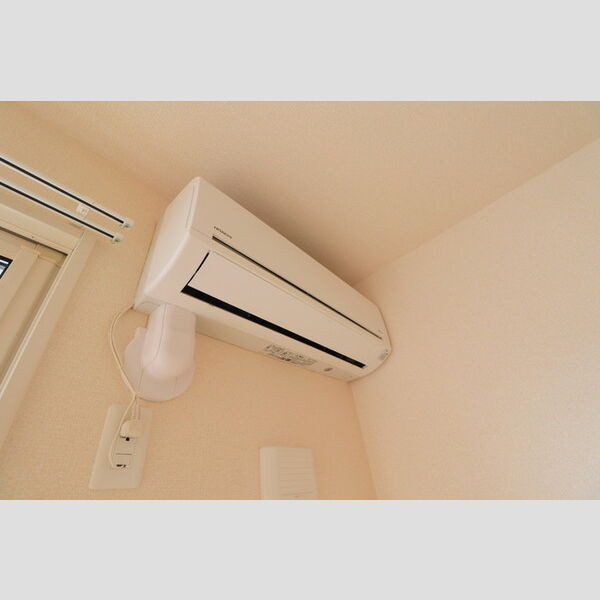 その他 (エアコン(1台))