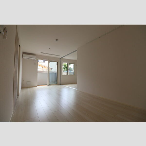 その他 (LDK(キッチン側から))