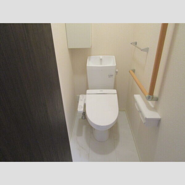 トイレ (温水洗浄暖房便座)