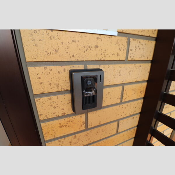 玄関 (カメラ付きインターホン)