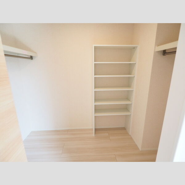 収納 (ウォークインクローゼット)
