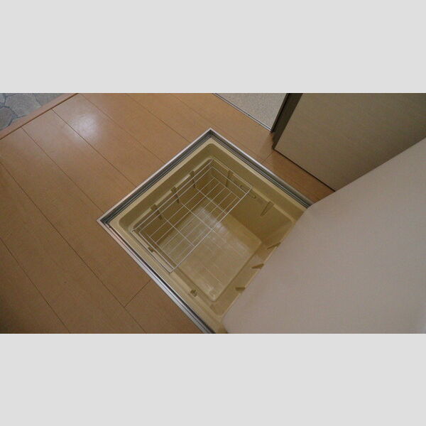 収納 (床下収納)