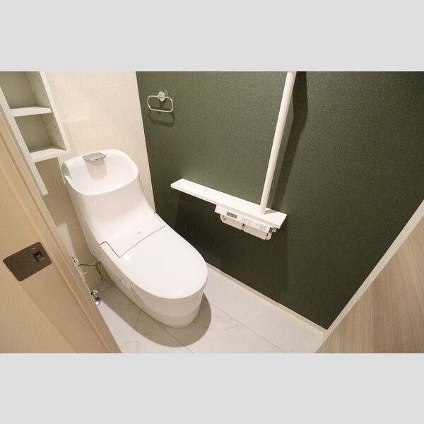 トイレ (温水洗浄暖房便座)