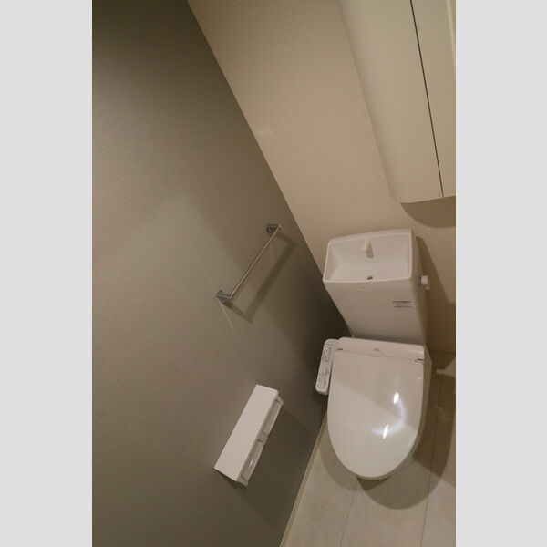 トイレ (トイレ)