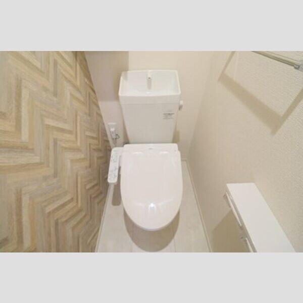 トイレ (トイレ)