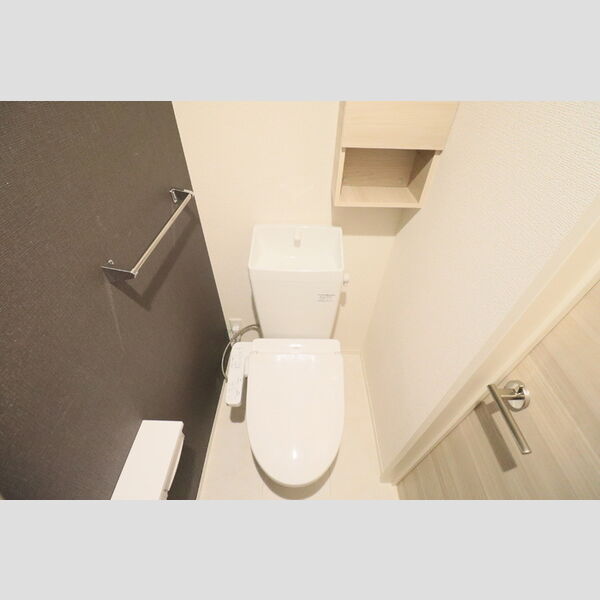 トイレ (トイレ)