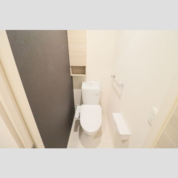 トイレ (トイレ)