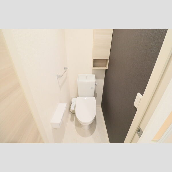 トイレ (トイレ)