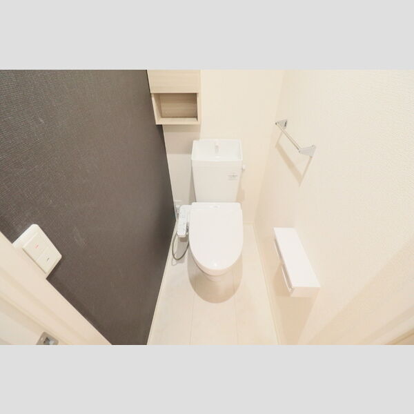 トイレ (トイレ)