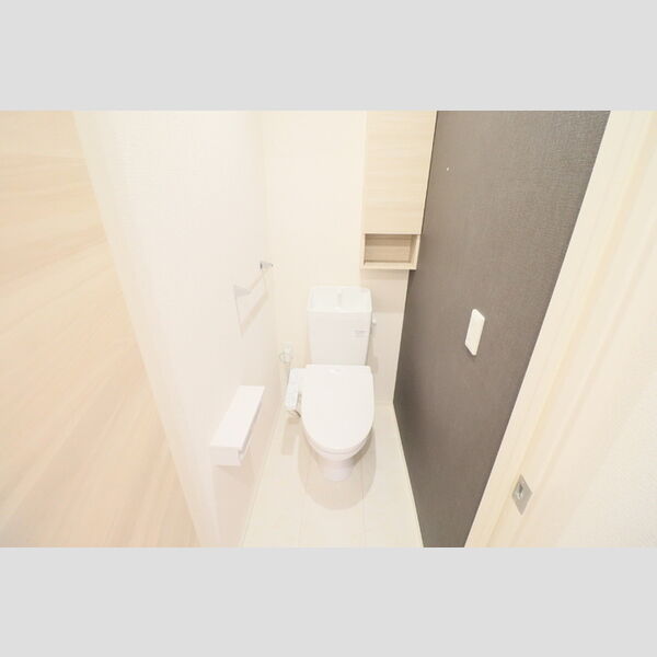 トイレ (トイレ)